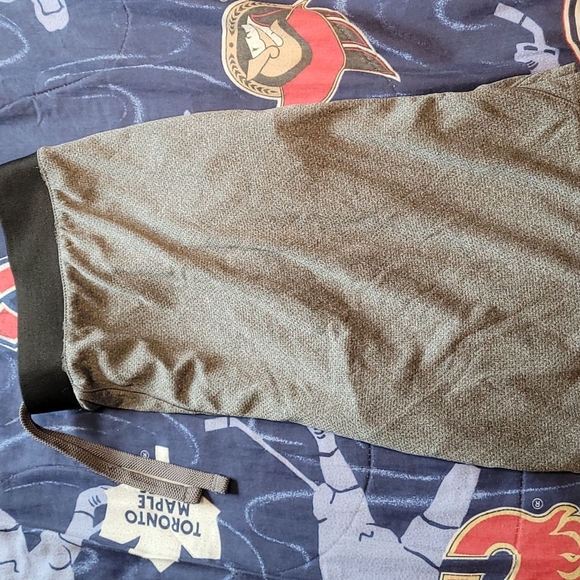 Athletic Works 100% polyester shorts - Picture 2 of 4